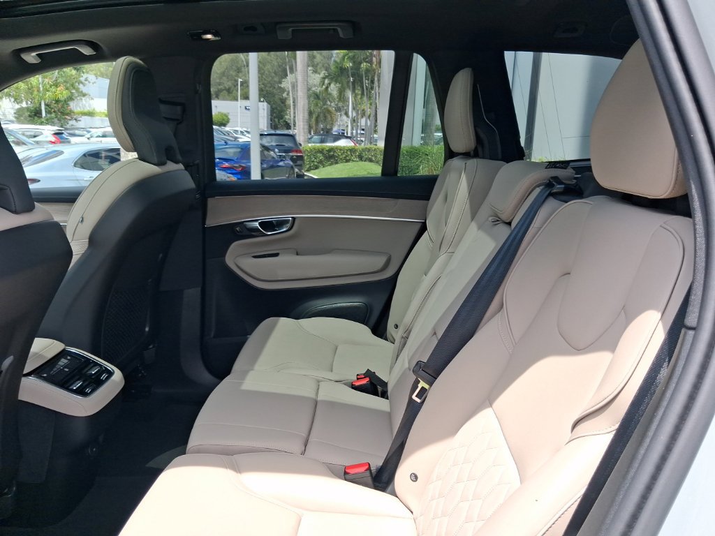 Certified 2026 Volvo XC90 B6 Plus AWD/4WD image 8