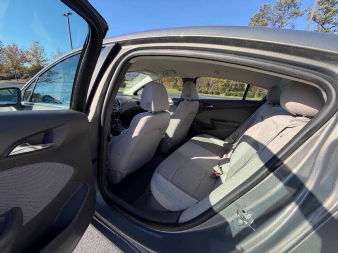 Used 2017 Chevrolet Cruze LT w/ Convenience Package image 15