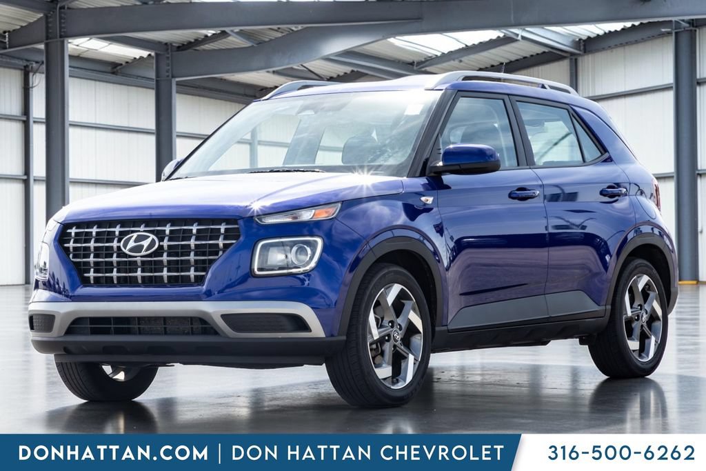 Used 2025 Hyundai Venue SEL FWD image 1