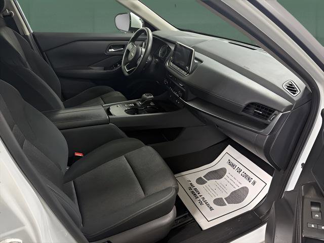 Used 2024 Nissan Rogue SV FWD image 14