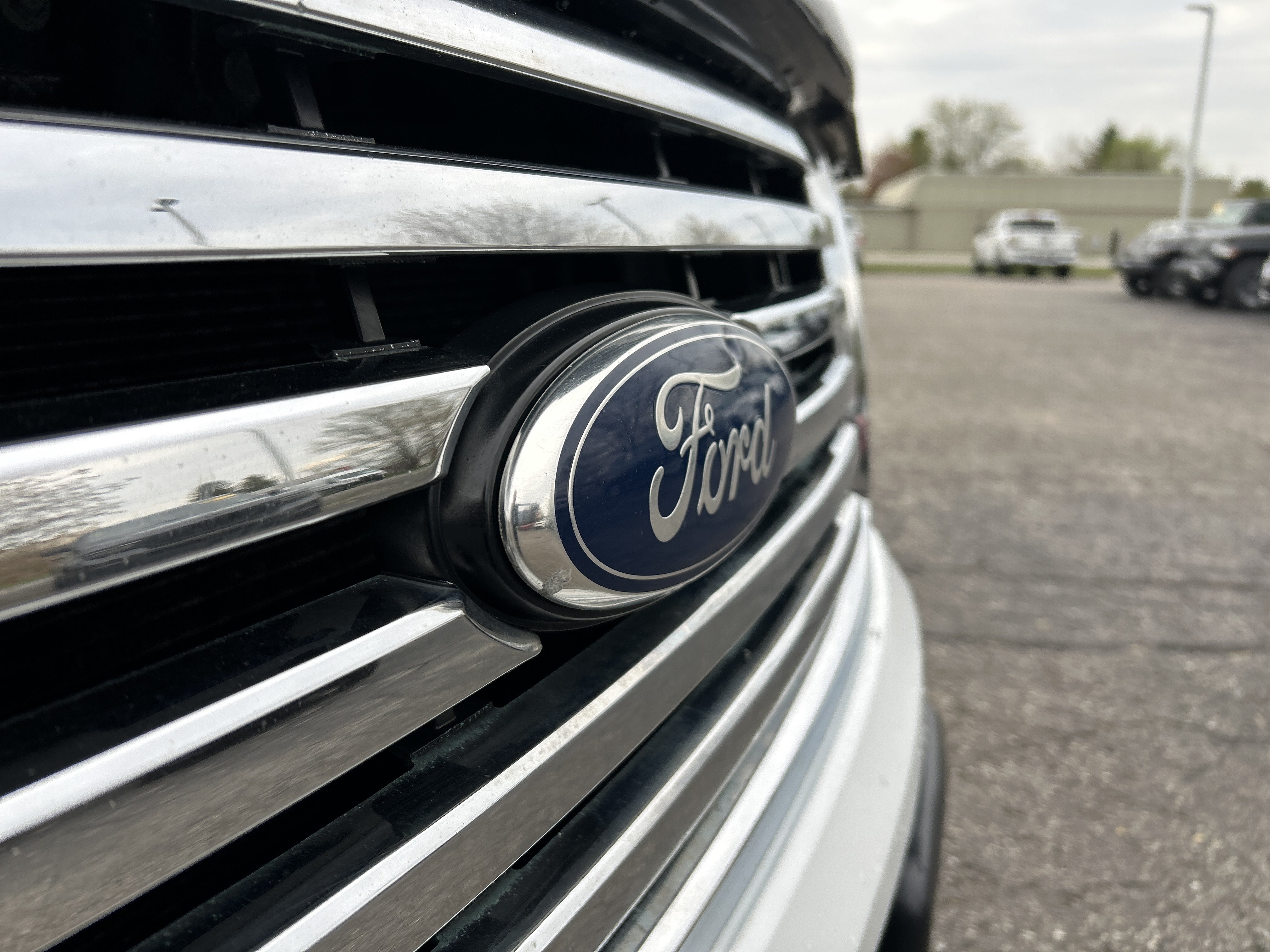 Used 2011 Ford F150 XLT w/ XLT Chrome Pkg AWD/4WD image 26