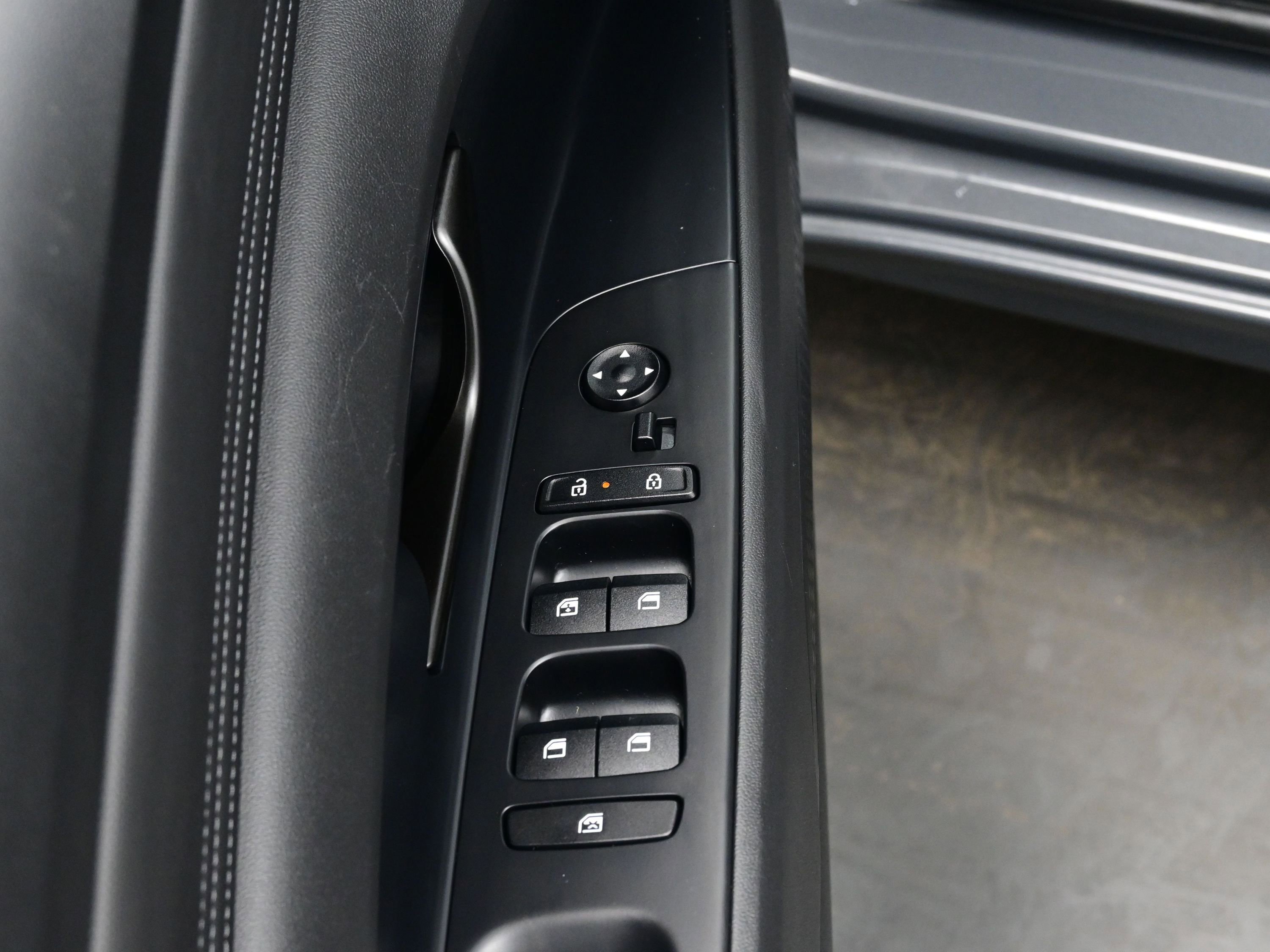 Certified 2025 Hyundai Elantra SEL image 10