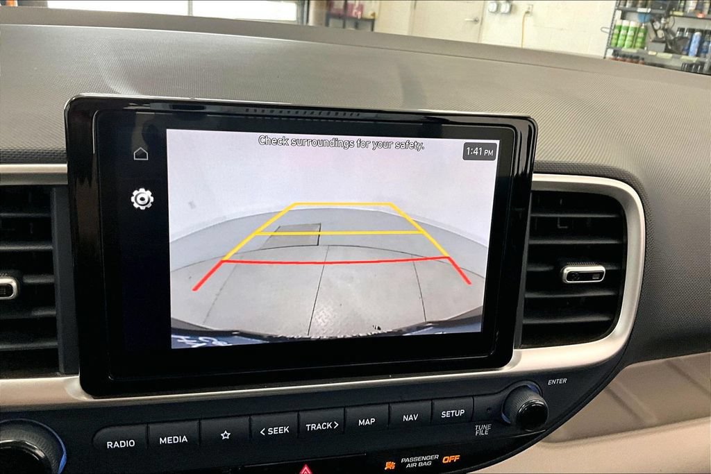 Certified 2024 Hyundai Venue Limited FWD image 23