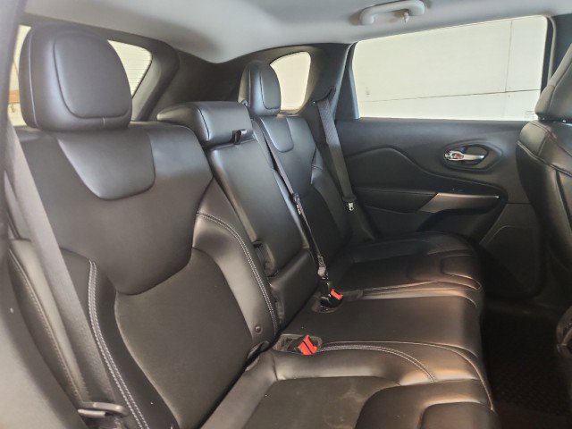 Used 2019 Jeep Cherokee Latitude Plus w/ Cold Weather Group image 12