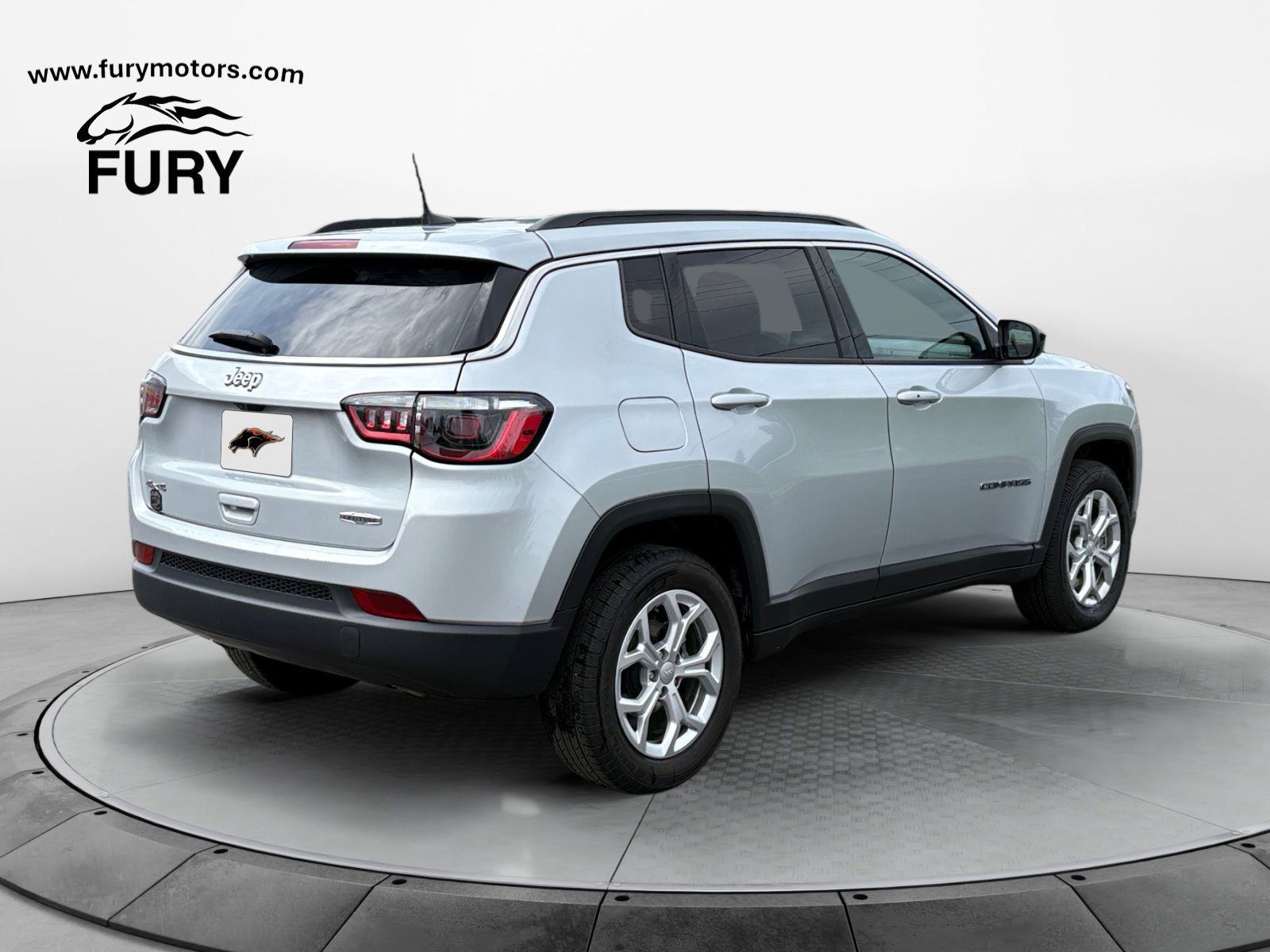 Used 2024 Jeep Compass Latitude AWD/4WD image 6