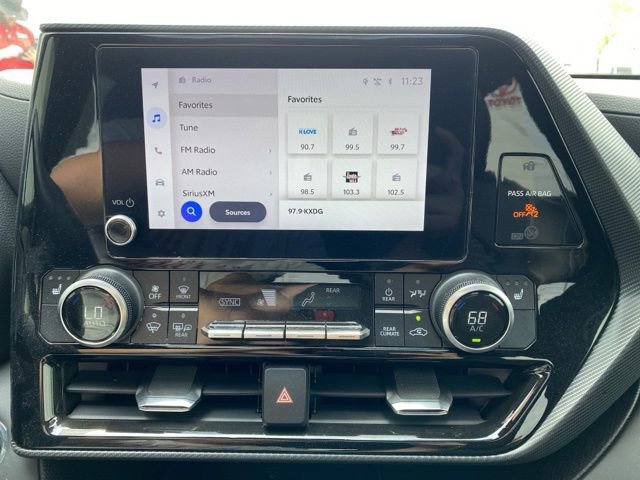Used 2023 Toyota Highlander XSE FWD image 7