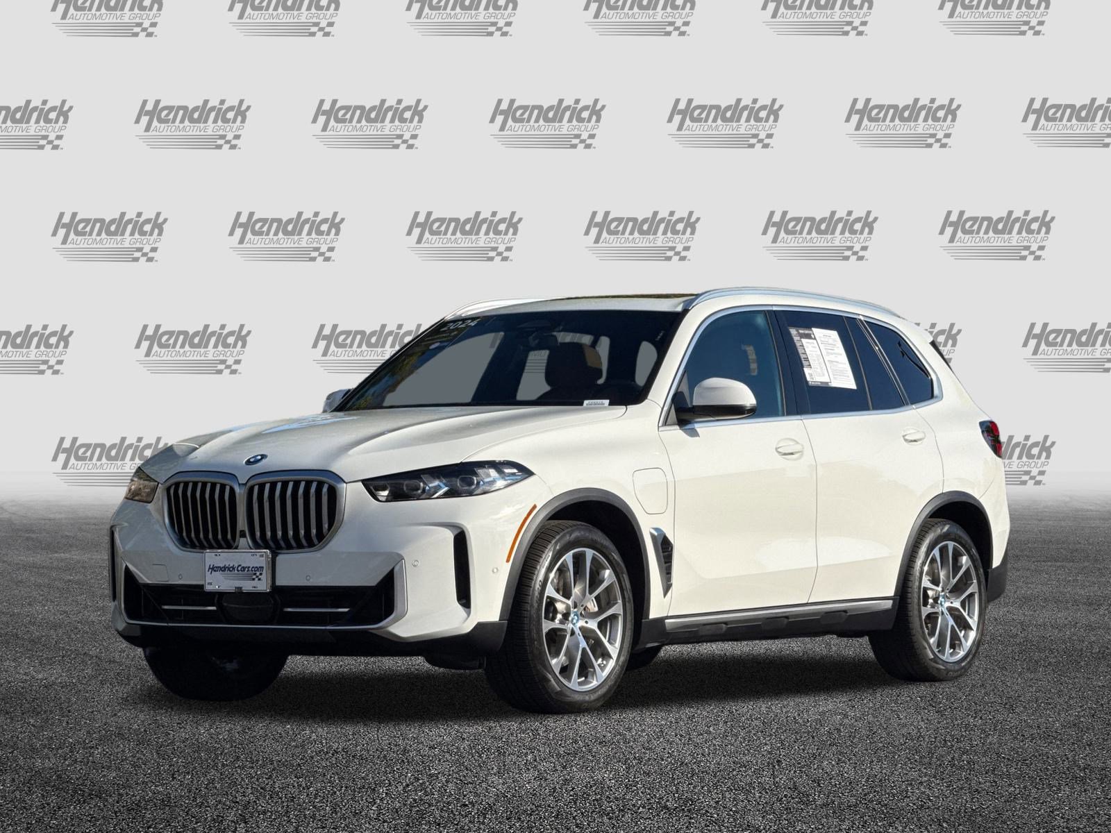 Certified 2024 BMW X5 xDrive50e w/ Premium Package image 9