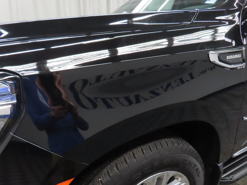 Used 2024 GMC Yukon SLT w/ SLT Luxury Package AWD/4WD image 51