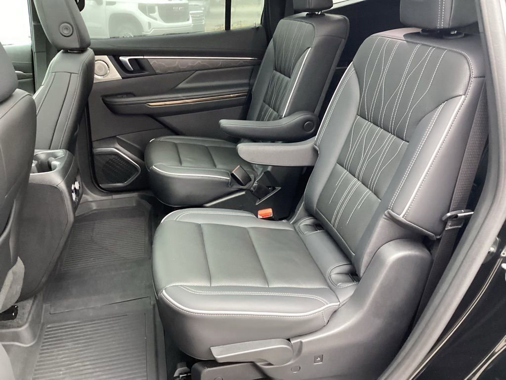 Used 2025 Buick Enclave Avenir w/ Super Cruise Package AWD/4WD image 6