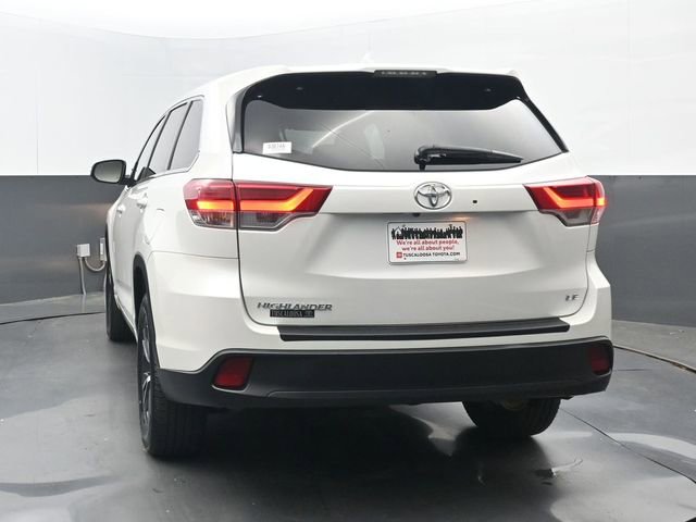 Used 2018 Toyota Highlander Plus FWD image 22