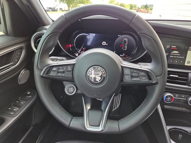 Used 2024 Alfa Romeo Giulia Ti AWD/4WD image 34