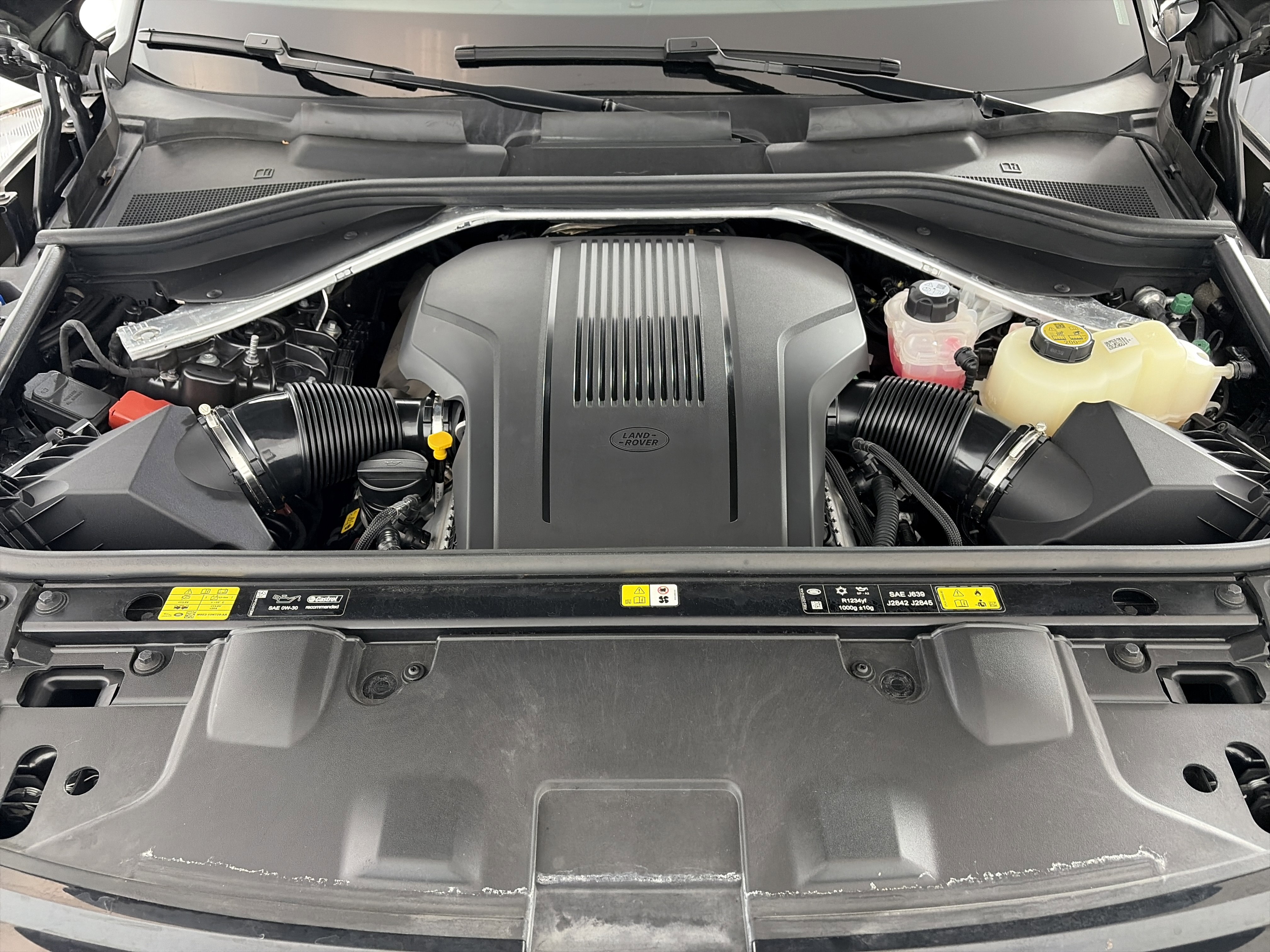 Used 2024 Land Rover Range Rover Long Wheelbase Autobiography image 12