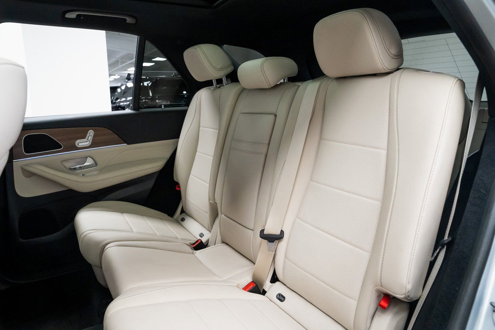 Used 2024 Mercedes-Benz GLE 350 4MATIC image 18