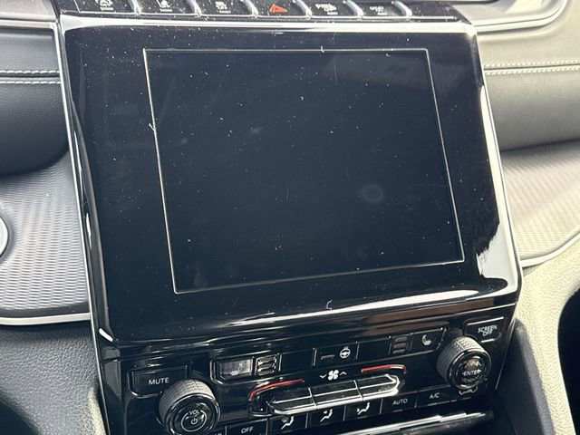 Used 2024 Jeep Grand Cherokee Altitude image 18