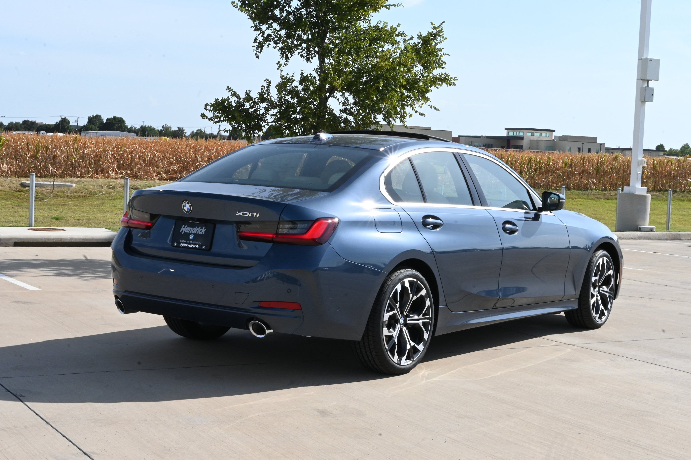 New 2026 BMW 330i Sedan w/ Premium Package RWD image 8
