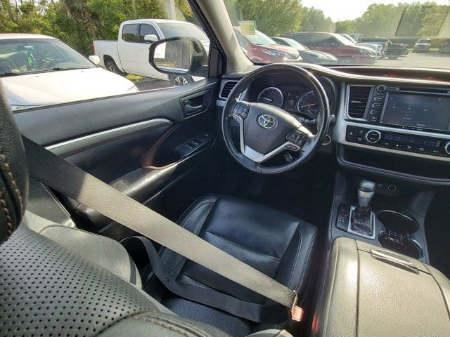 Used 2018 Toyota Highlander Limited image 7