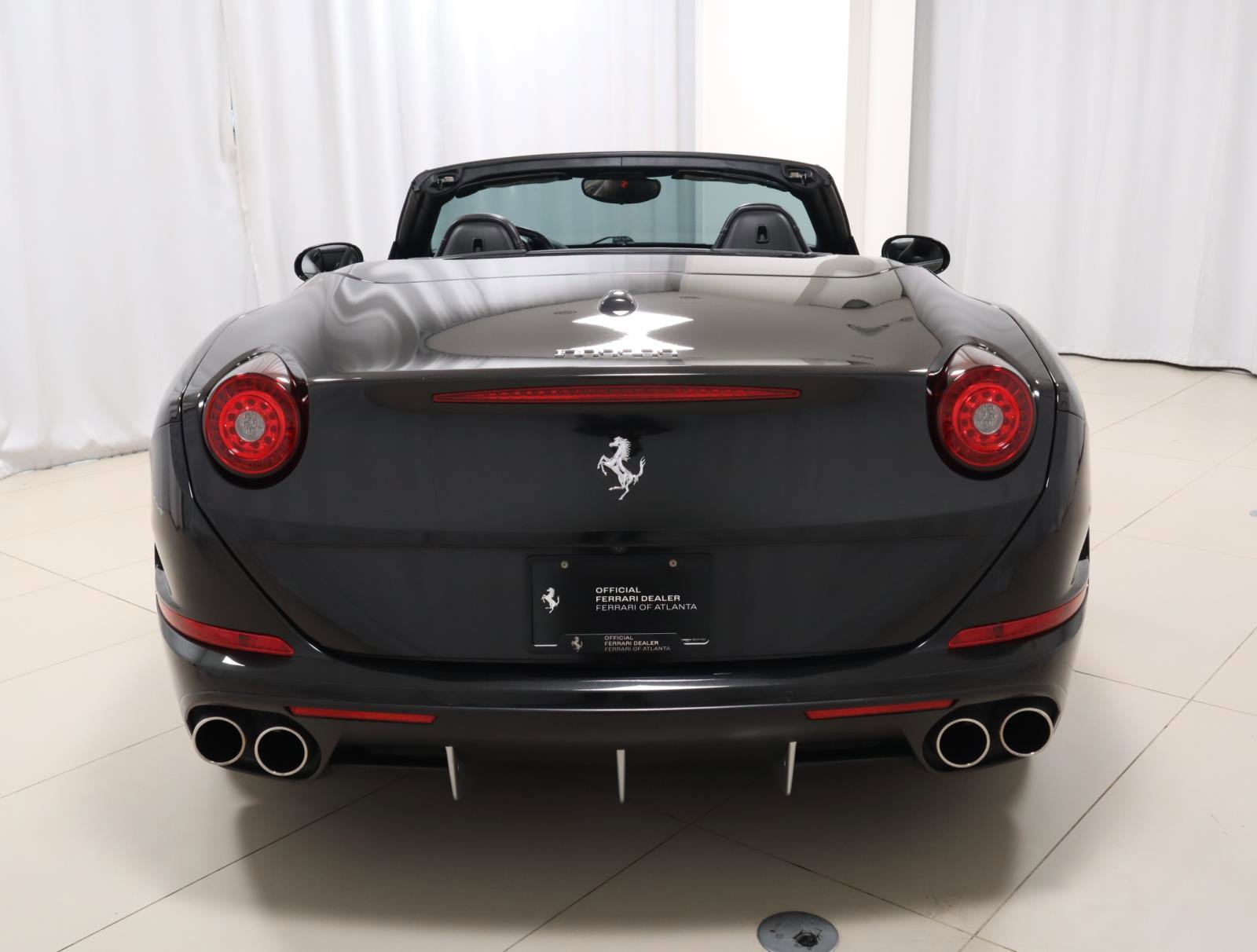 Used 2016 Ferrari California T image 13