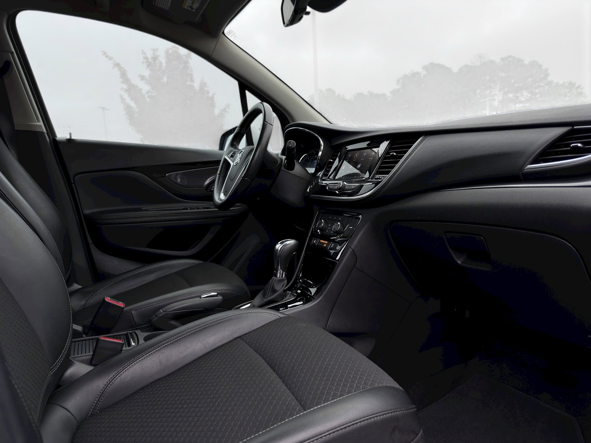 Used 2022 Buick Encore Preferred w/ Safety Package image 33