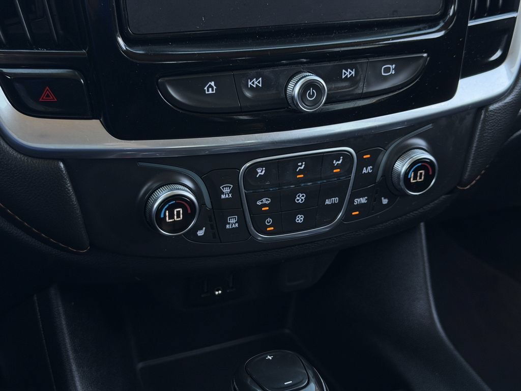 Used 2020 Chevrolet Traverse LT FWD image 20