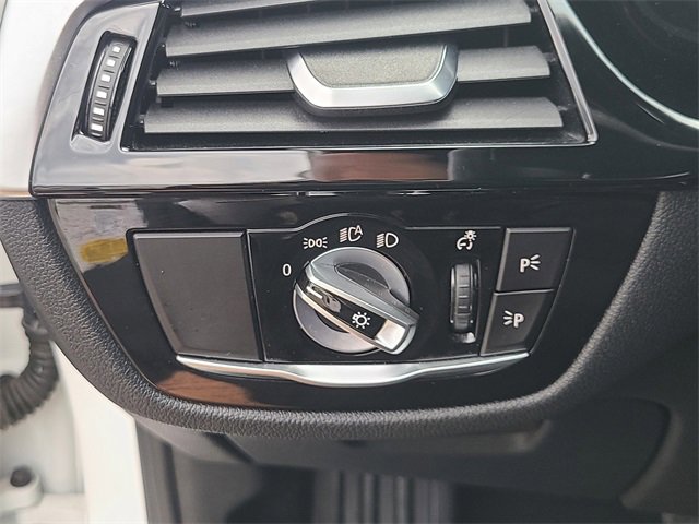 Used 2022 BMW 540i w/ Luxury Seating Package image 25