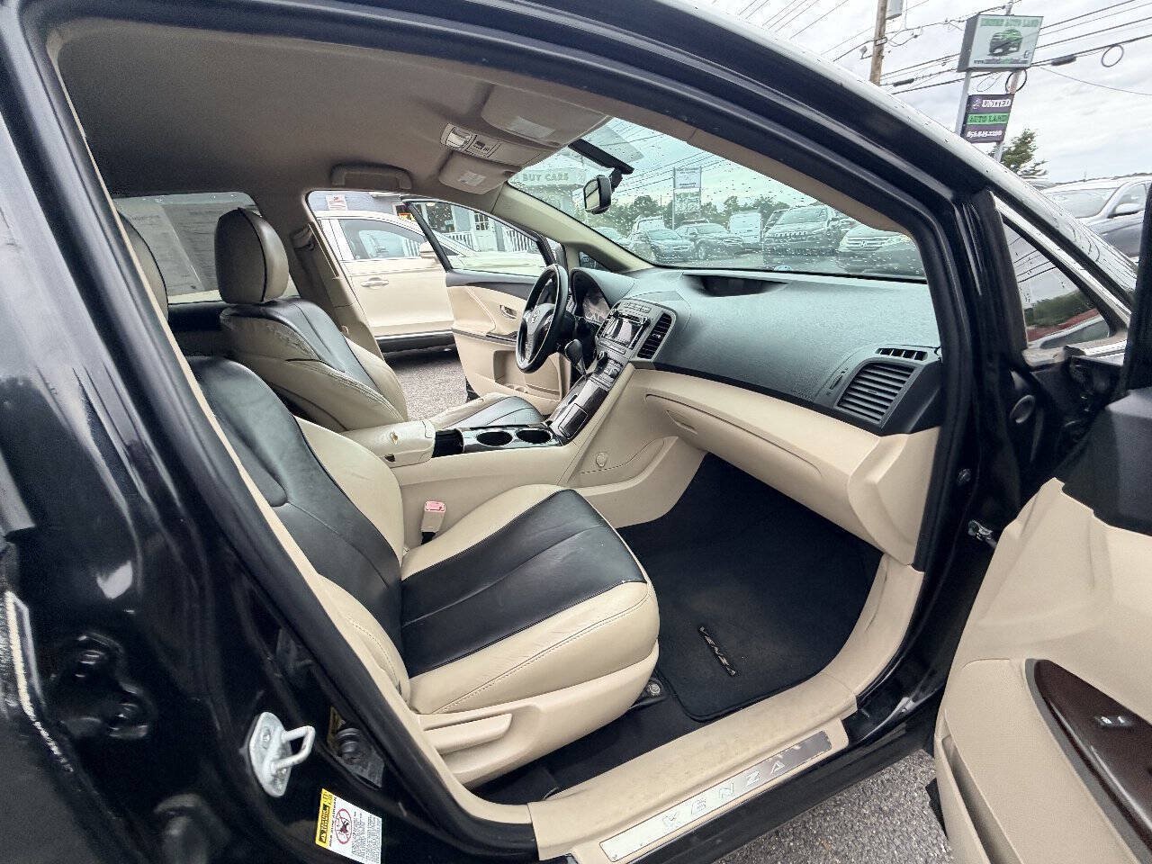Used 2010 Toyota Venza AWD w/ Convenience Pkg image 53