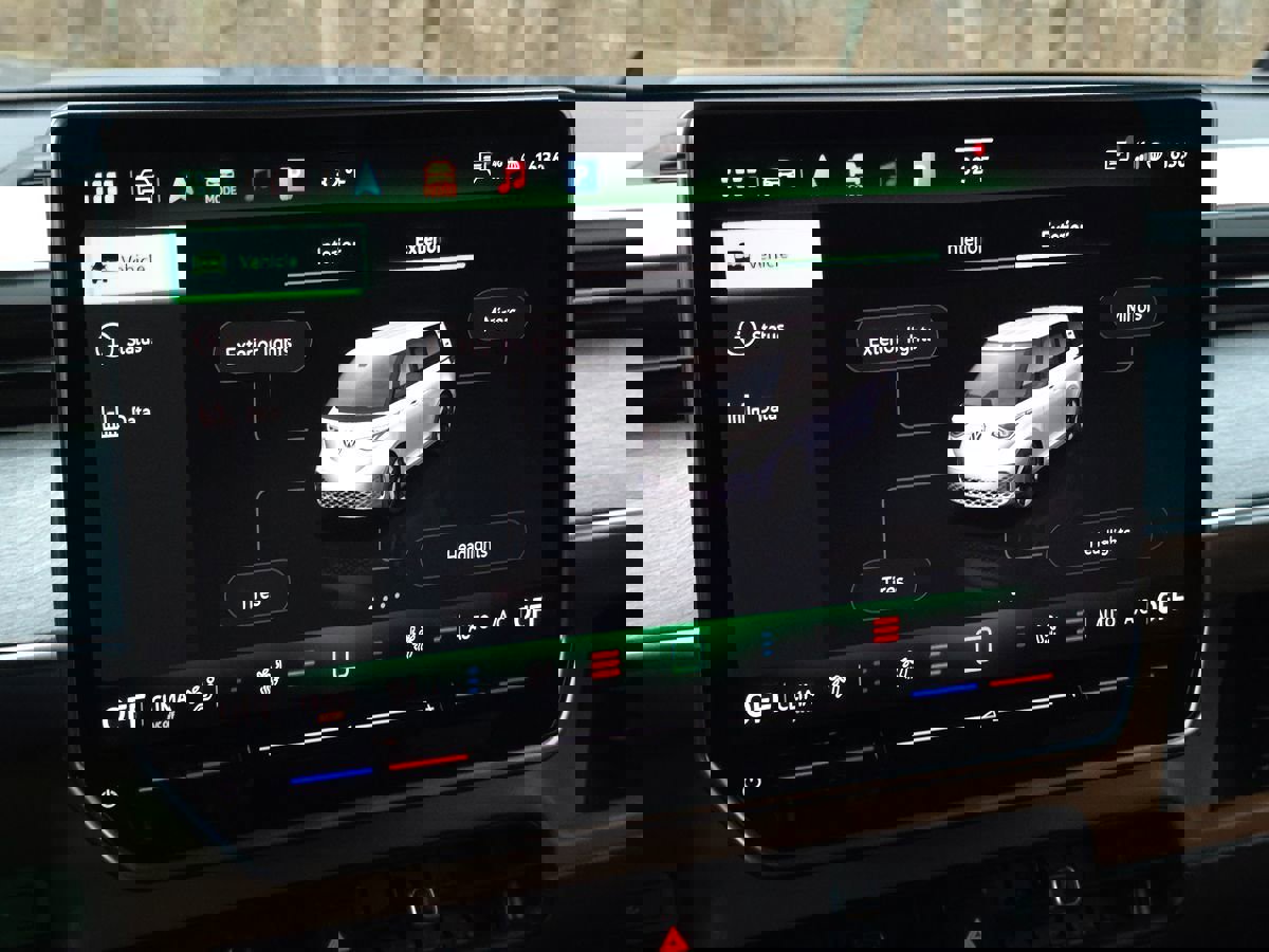 Used 2025 Volkswagen ID. Buzz Pro S image 43