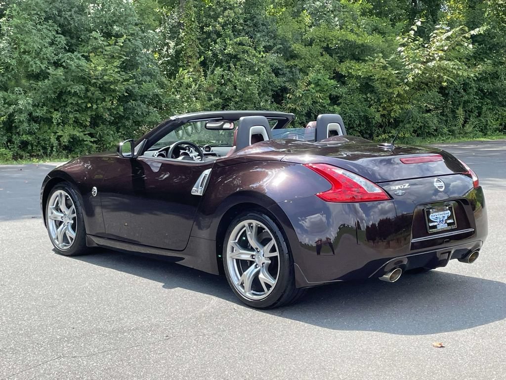 Used 2010 Nissan 370Z Touring w/ Sport Pkg RWD image 7