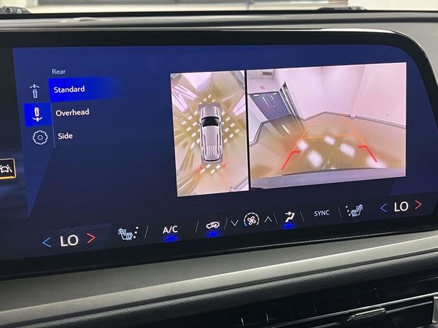 Used 2024 Chevrolet Traverse LT image 33