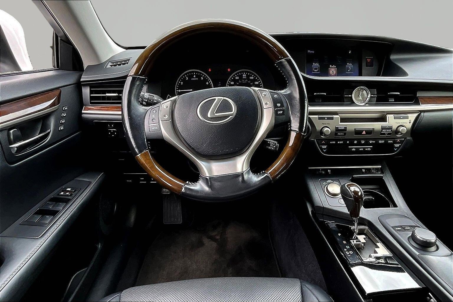 Used 2015 Lexus ES 350 w/ Premium Package FWD image 8