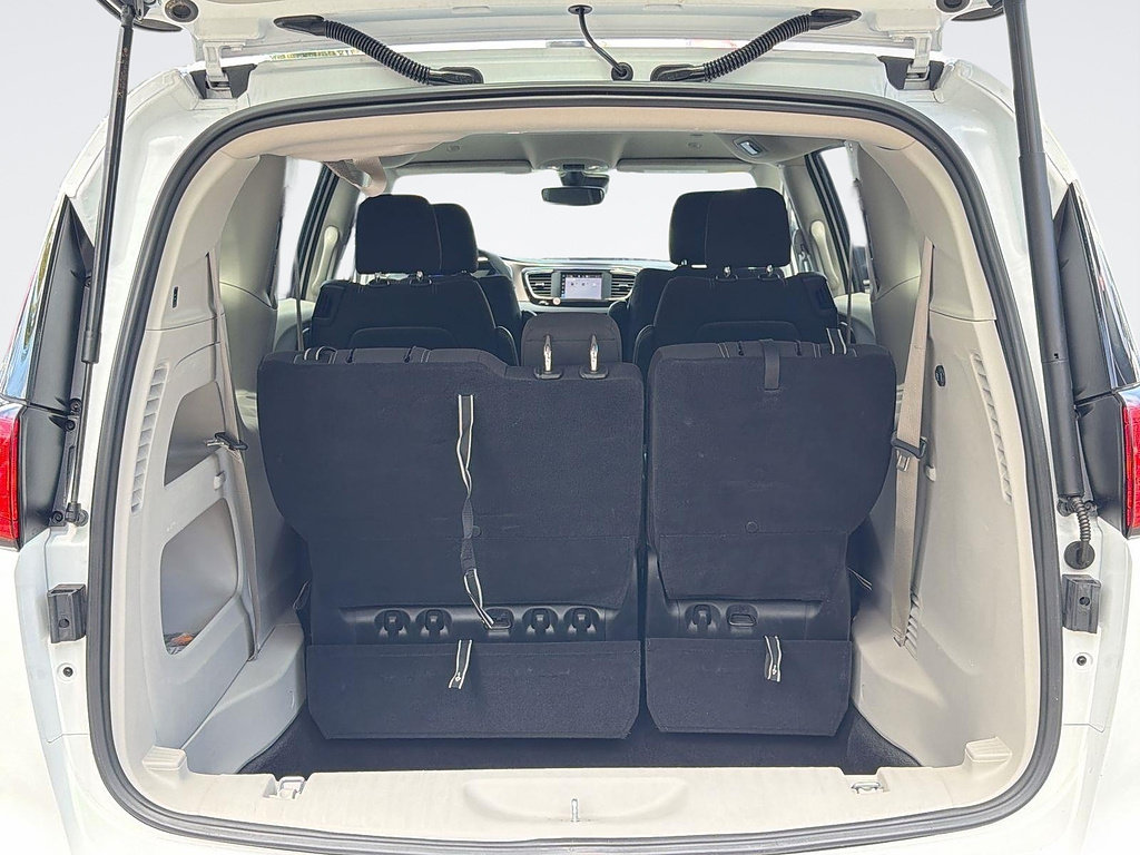 Used 2023 Chrysler Voyager LX FWD image 25