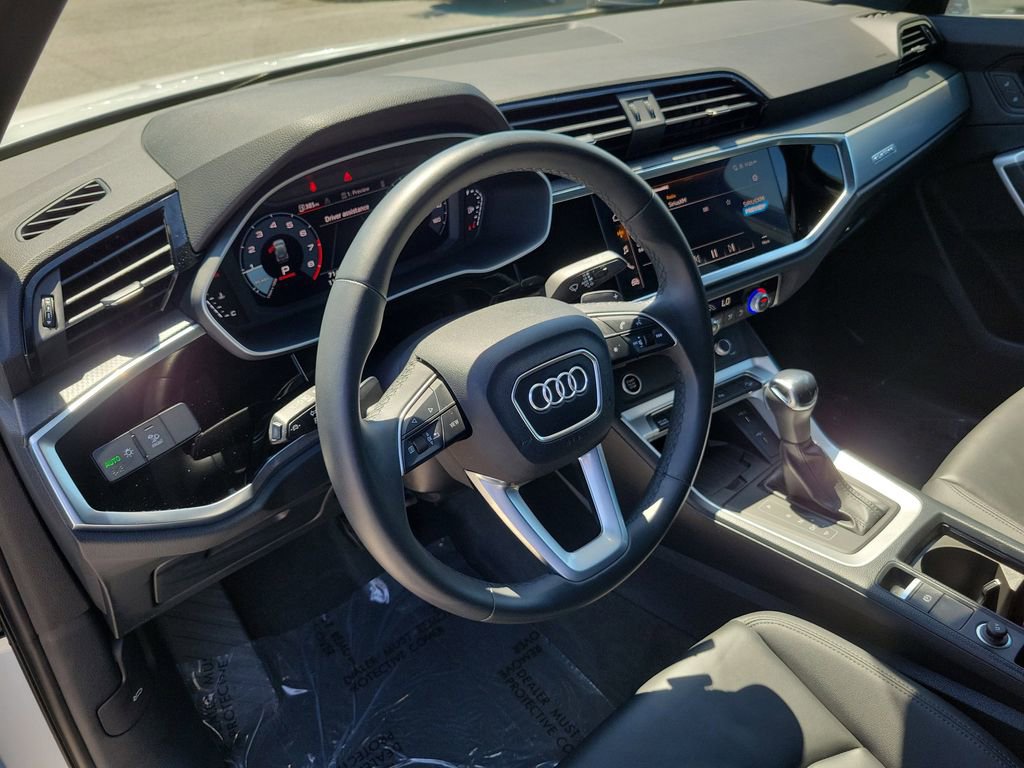 Used 2025 Audi Q3 2.0T Premium w/ Convenience Package AWD/4WD image 7