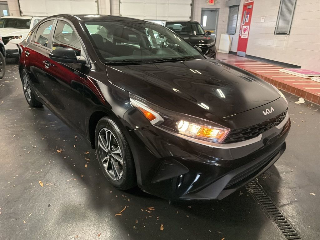Used 2024 Kia Forte LXS image 3