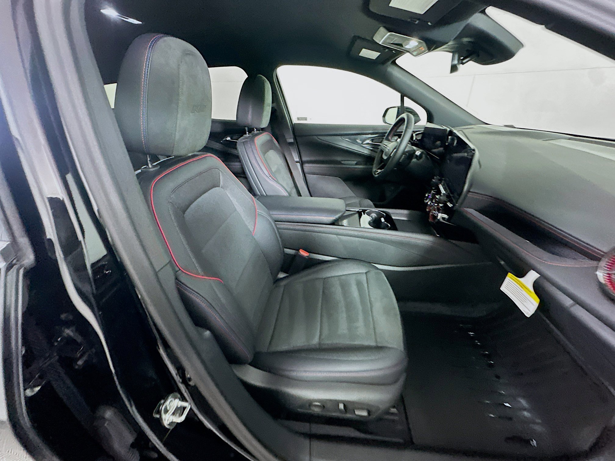 Used 2025 Chevrolet Blazer EV RS image 30