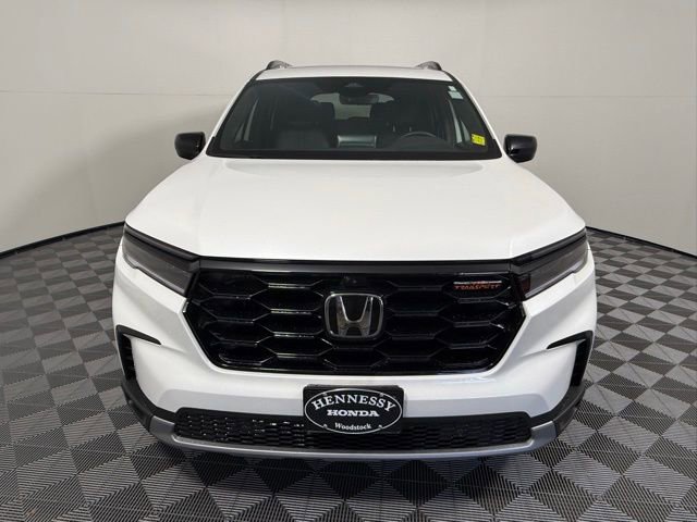 Used 2025 Honda Pilot TrailSport image 8