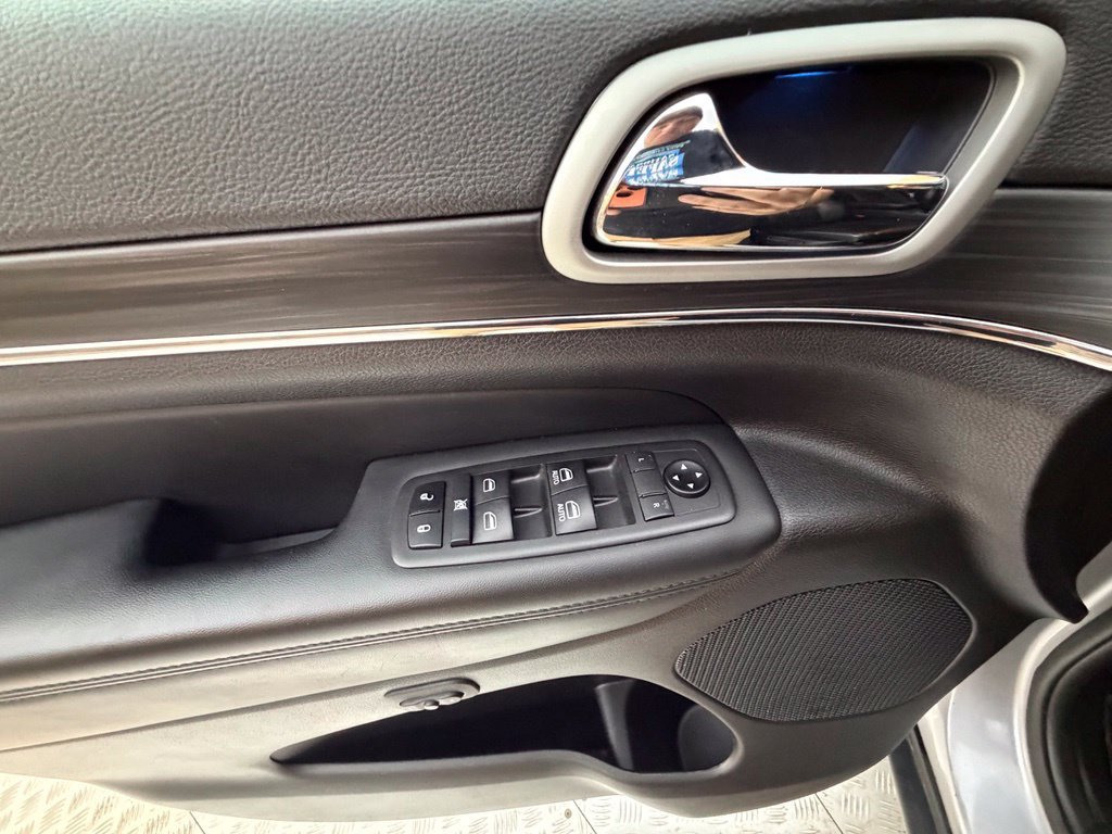 Used 2021 Jeep Grand Cherokee Limited AWD/4WD image 46