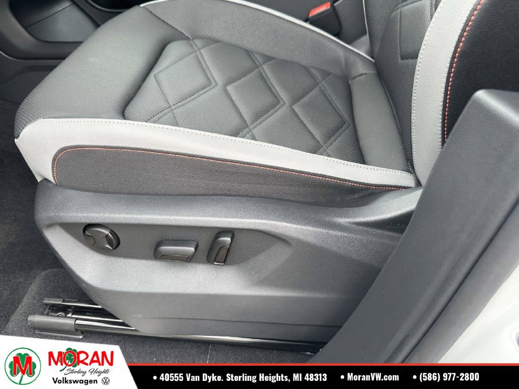 Certified 2025 Volkswagen Atlas Peak Edition SE AWD/4WD image 21