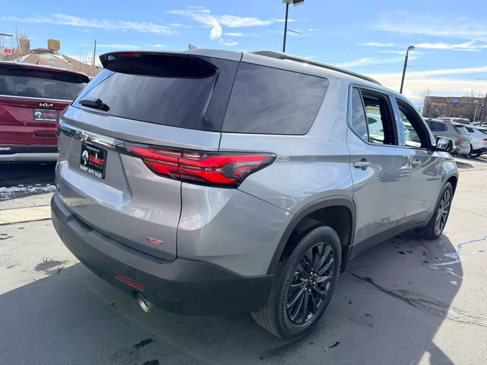 Used 2023 Chevrolet Traverse RS image 4
