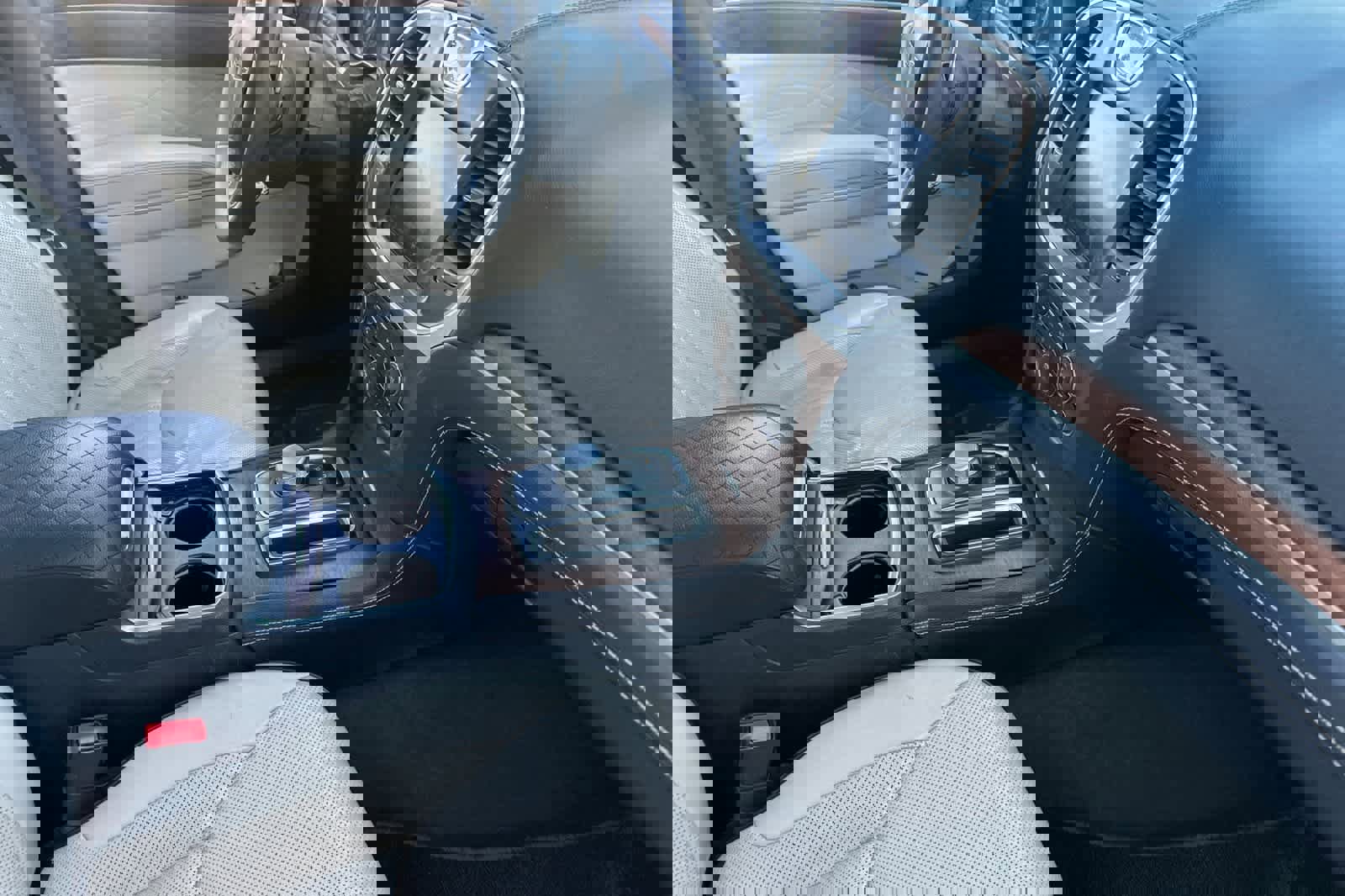 Used 2016 Chrysler 300 C Platinum w/ Safetytec Plus Group image 16