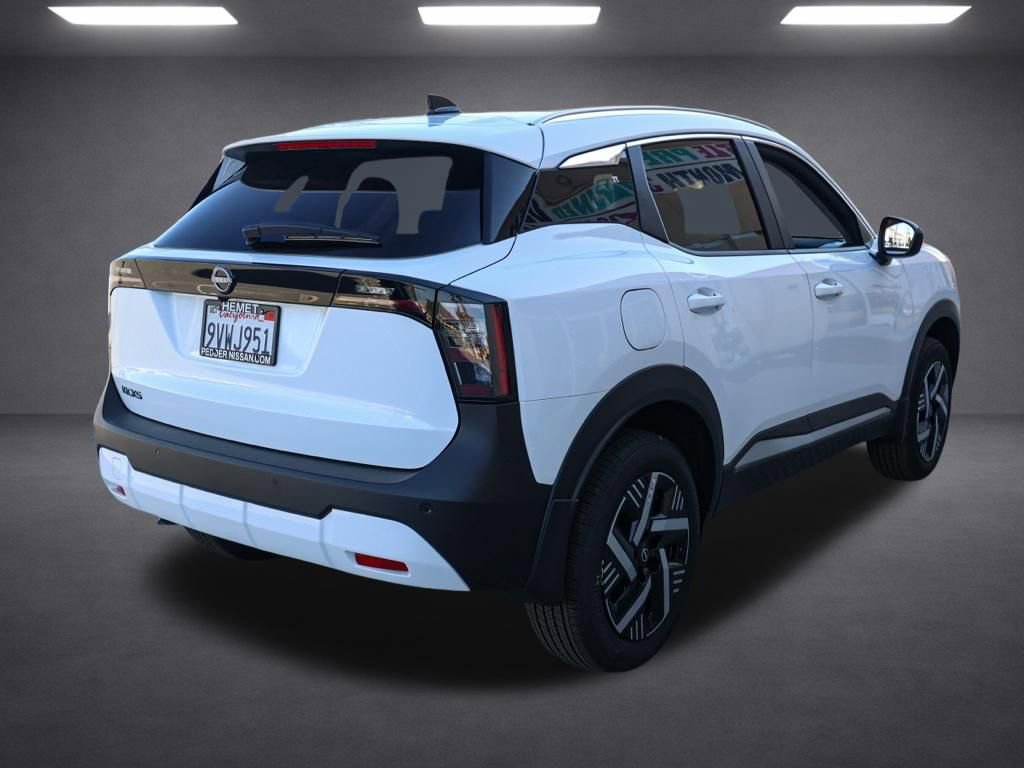 Used 2026 Nissan Kicks SV w/ Charging Package image 4