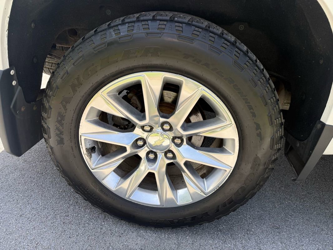 Used 2019 Chevrolet Silverado 1500 LTZ w/ LTZ Plus Package AWD/4WD image 13