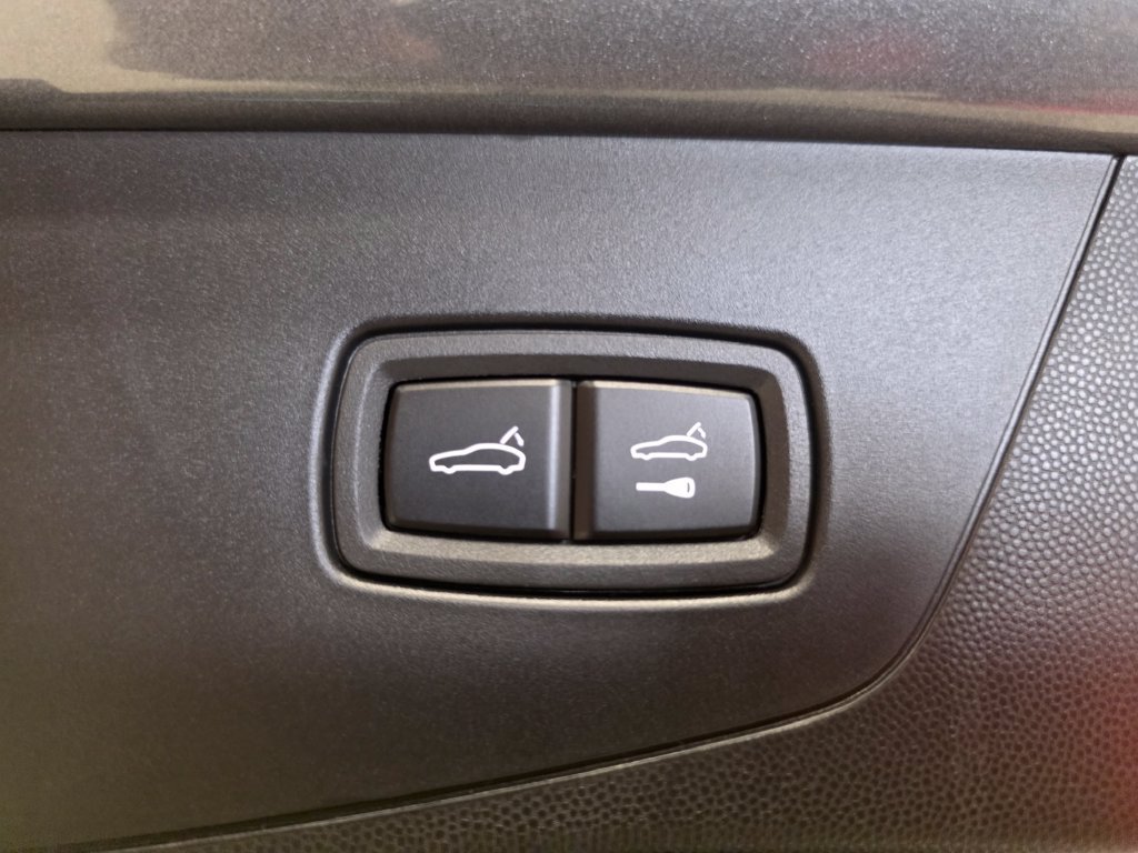 New 2026 Porsche Cayenne Electric AWD/4WD image 30