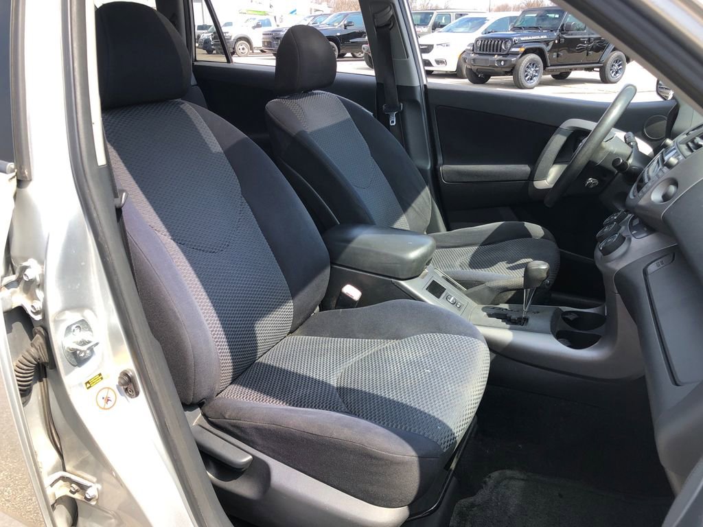 Used 2006 Toyota RAV4 Sport image 24