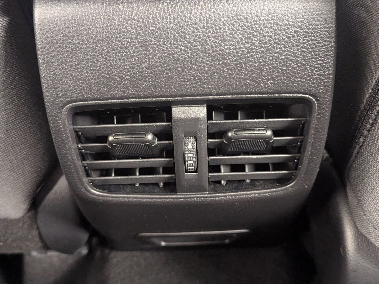 Used 2024 Toyota Corolla Cross LE image 19