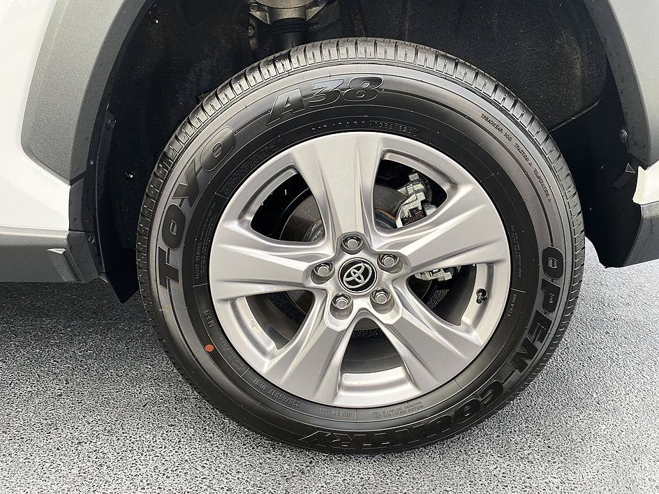 Certified 2025 Toyota RAV4 XLE AWD/4WD image 28
