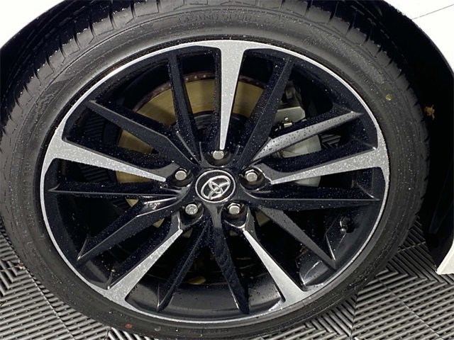 Used 2020 Toyota Camry XSE image 32