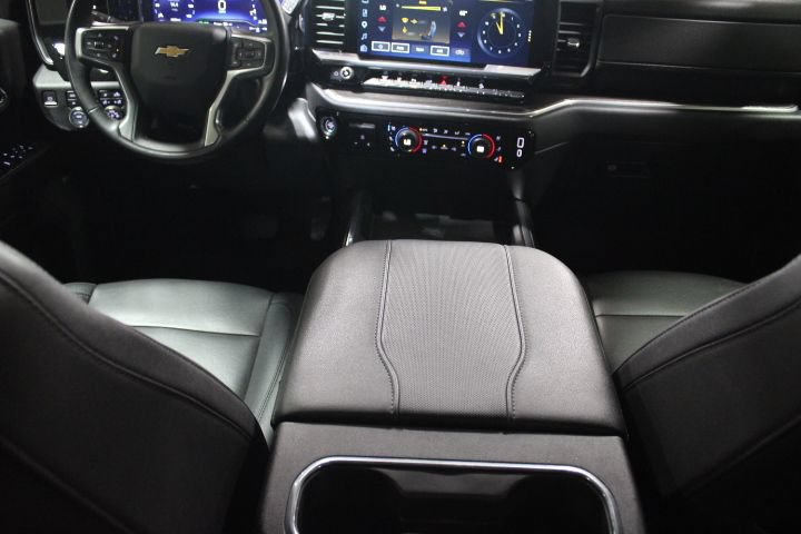 Used 2024 Chevrolet Silverado 2500 LTZ w/ LTZ Convenience Package AWD/4WD image 33
