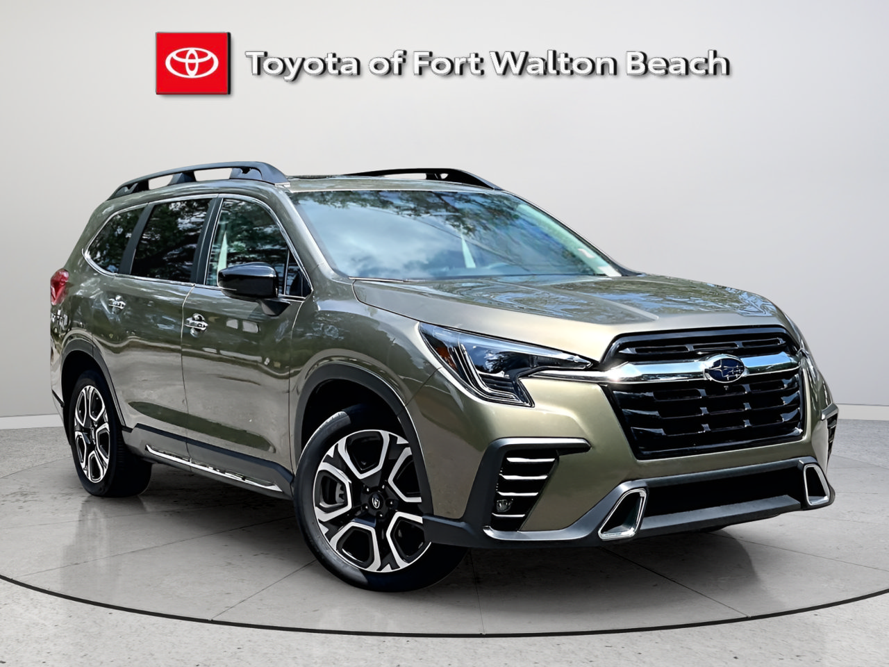Used 2025 Subaru Ascent Touring w/ Popular Package #1 AWD/4WD image 2
