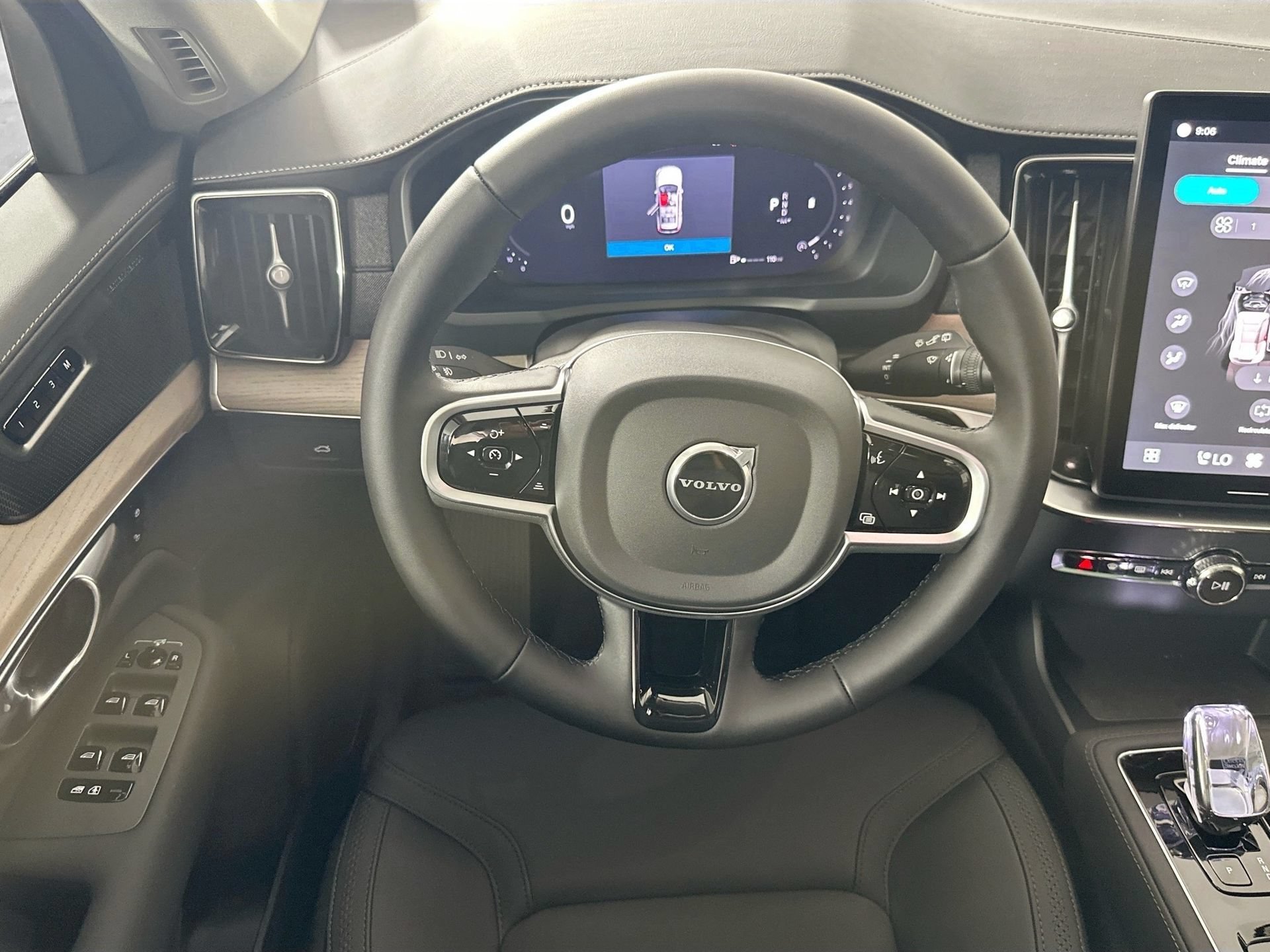 New 2026 Volvo XC90 B5 Plus w/ Protection Package Premier AWD/4WD image 22