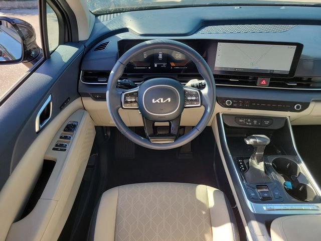 Certified 2025 Kia Carnival EX FWD image 13