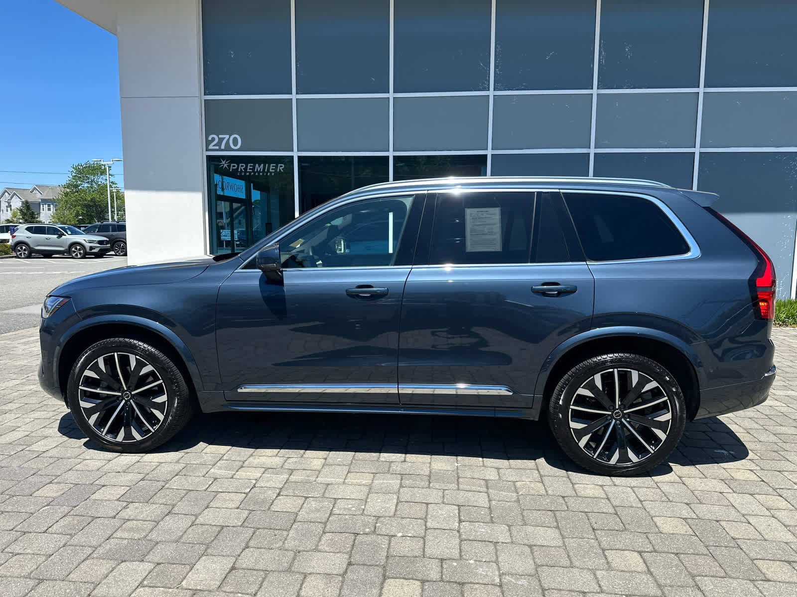 Used 2025 Volvo XC90 B6 Ultra w/ Protection Package AWD/4WD image 5
